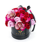 Caja de 50 Rosas Multicolor y Orqu&iacute;deas