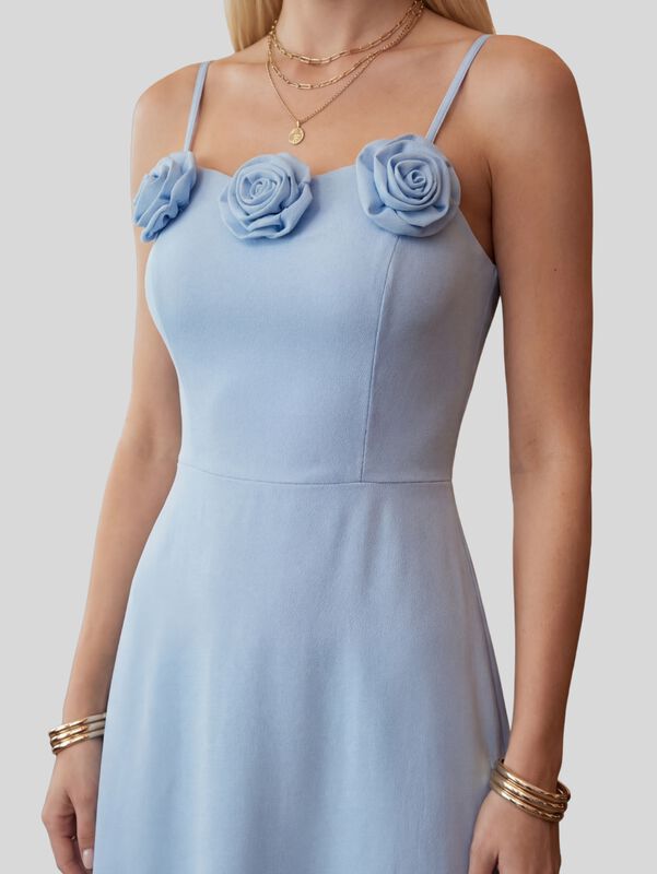 Vestido Midi Elegante Con Tirantes Y Detalle Fl... image number null