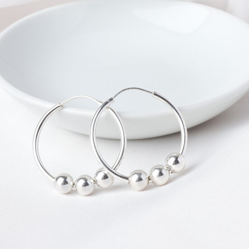 Arracadas Medianas De Plata Con Bolitas image number null