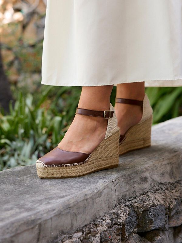 Alpargata de Cu&ntilde;a Alta Marga en Napa Marr&oacute;n Osc... image number null