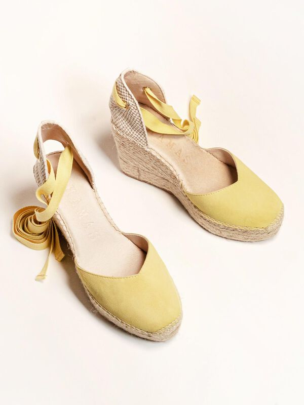 Alpargata de Cu&ntilde;a Alta Romero Amarilla image number null