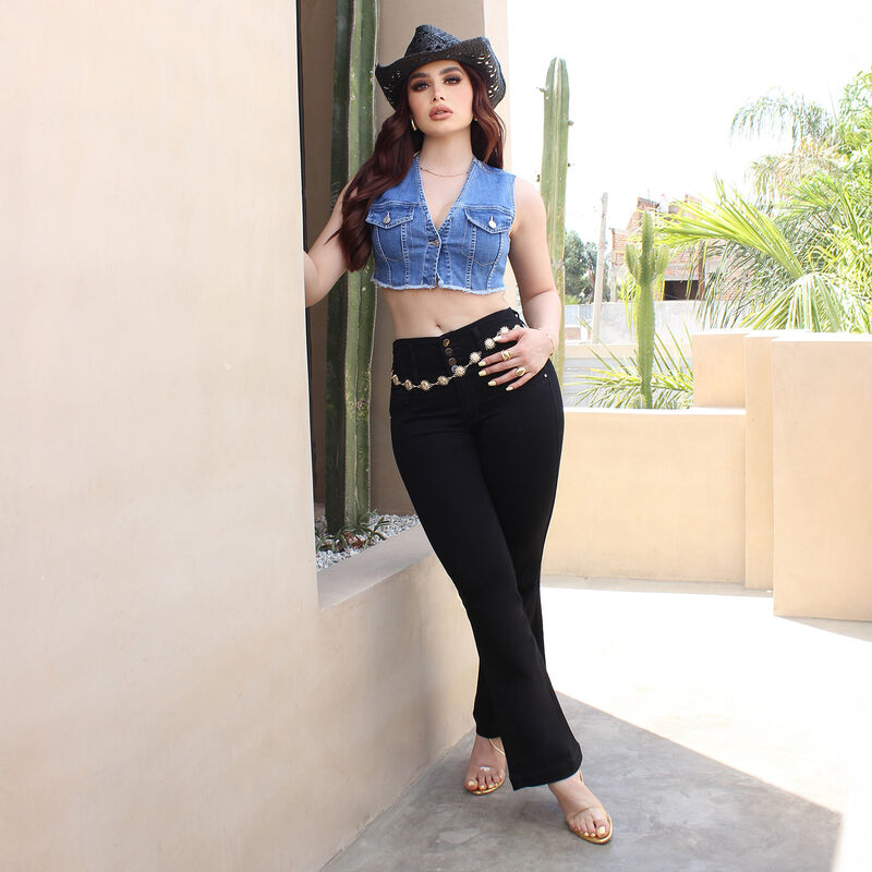 Pantal&oacute;n Boot Cut Mujer Tiro Alto Gabardina Neg... image number null