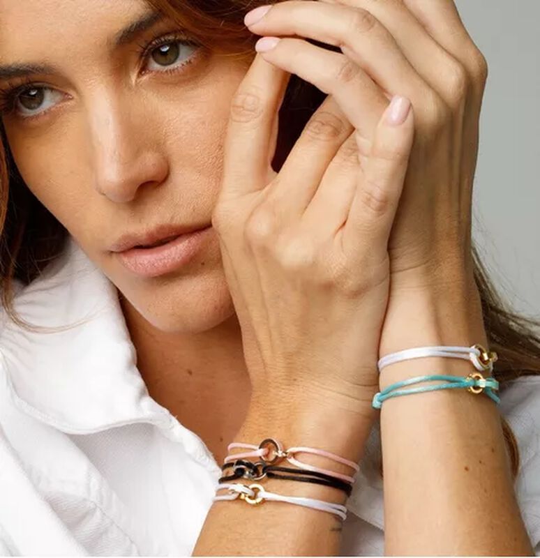 PULSERA WEWA DE SAT&Eacute;N CON CHARM NEGRO Y ZIRCONI... image number null