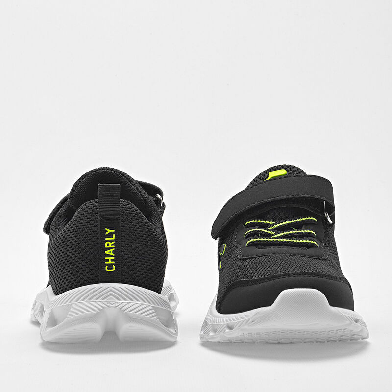 Charly Tenis deportivo para ni&ntilde;o negro, walking... image number null