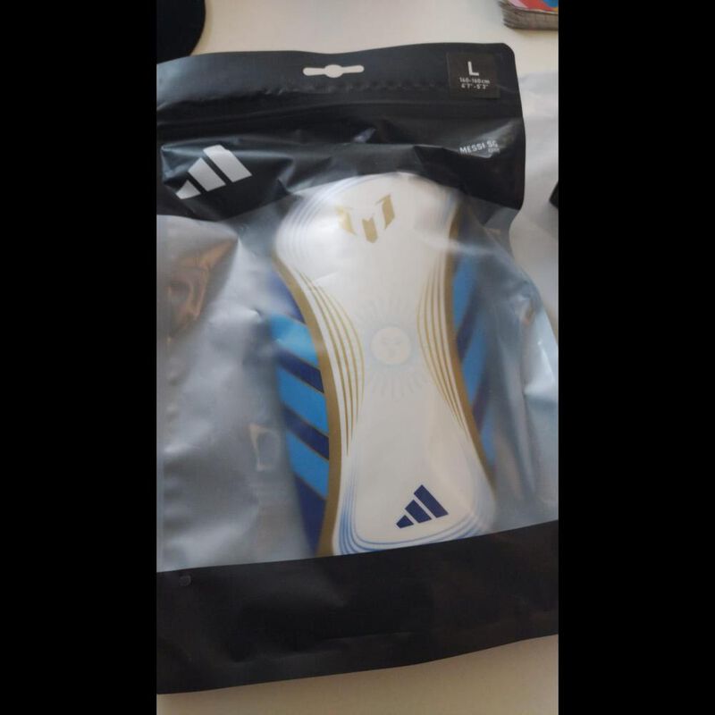 Messi Club Espinilleras Adidas  Talla L para ni... image number null