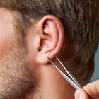 Depilación de Orejas con Pinzas Depilación de Orejas con Pinzas