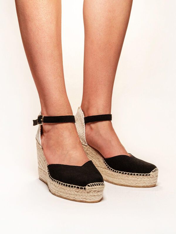 Alpargata Cu&ntilde;a Alta Jara en Ante Negro image number null