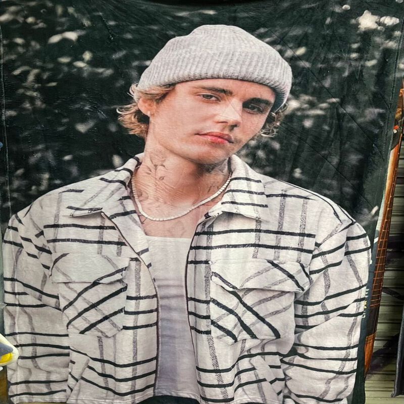 Exclusiva! Cobija Frazada Ultra Suave Justin Bi... image number null