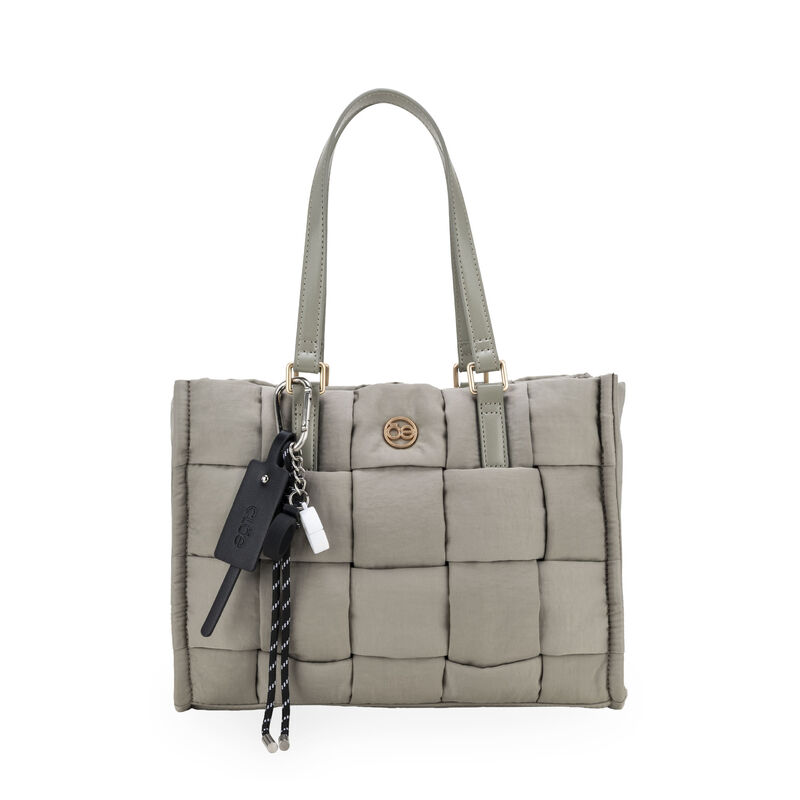 Bolsa Tote Mediana Con Charm Decorativo Color O... image number null