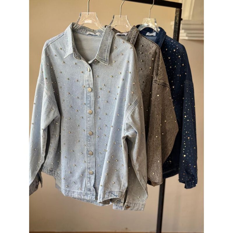Sobre camisa de mezclilla con brillos image number null