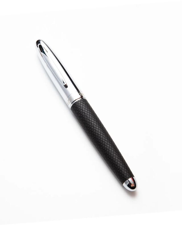 Pluma Bizzarro Negro Con Plata-tinta Azul Gua-p... image number null