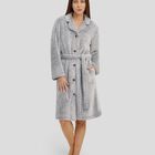 Bata Jacquard con Solapa Marr&oacute;n