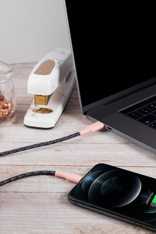 Cable USB-C to Lightning 6ft Coral image number null