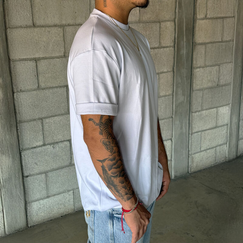 Playera De Cuello Redondo Y Mangas Cortas Blanc... image number null