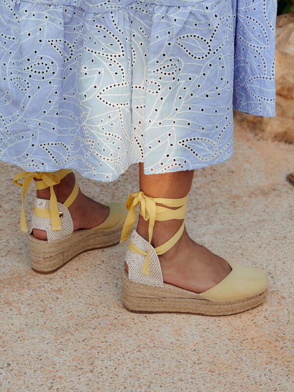 Romero Plataforma Ante Amarillo image number null