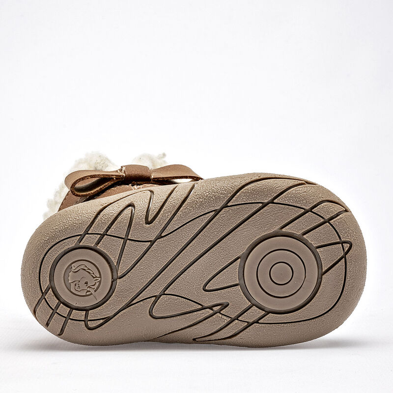 Ensue&ntilde;o Botitas para beb&eacute; ni&ntilde;a. Caf&eacute; image number null