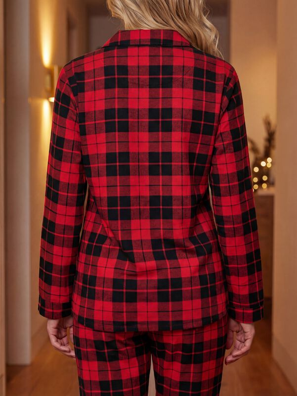 Pijama Navide&ntilde;a para Mujer con Botones Tela Sua... image number null