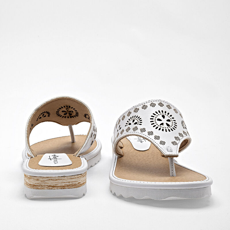 Mora Tierra Sandalia para mujer blanco image number null