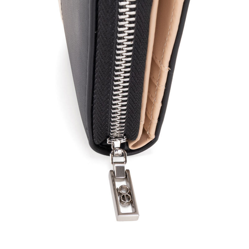 Cartera Hibrida Mediana Con Herraje Color Negro image number null