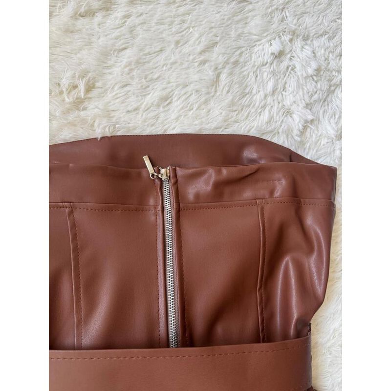 Top Strapless De Vinipiel Con cinturon image number null