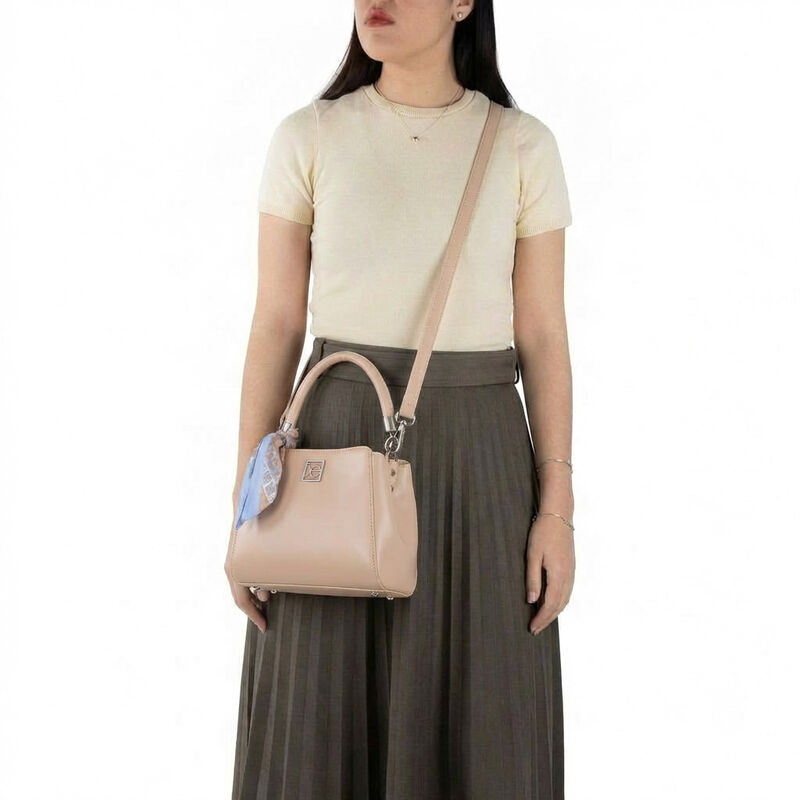 Bolsa Satchel Chica Con Mascada Color Camel image number null