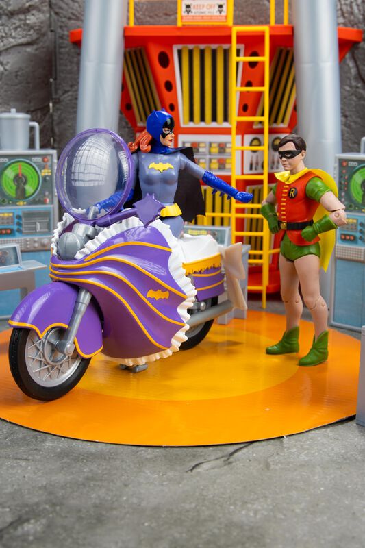 Toy Mcfarlane Toys Dc Retro Batgirl Cycle Batma... image number null