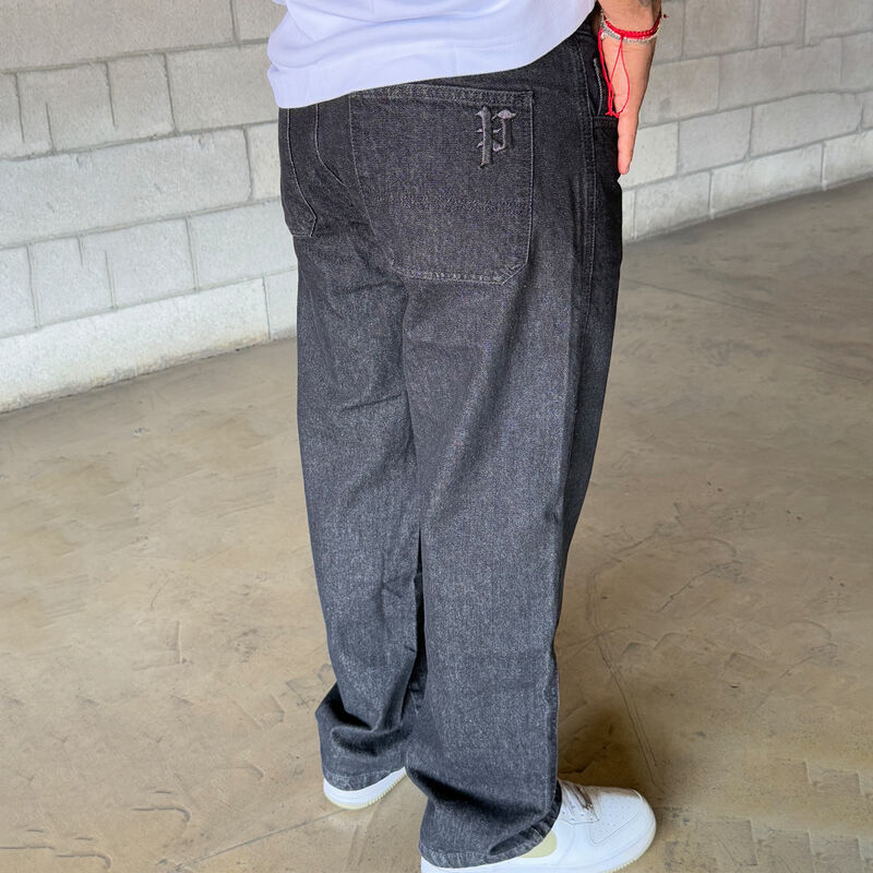 Jeans De Pierna Recta Color Negro image number null