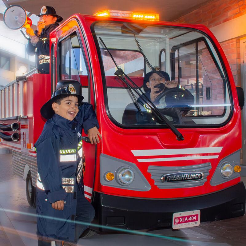 Paquete 2 Guadalajara: 2 adultos 1 niño image number null