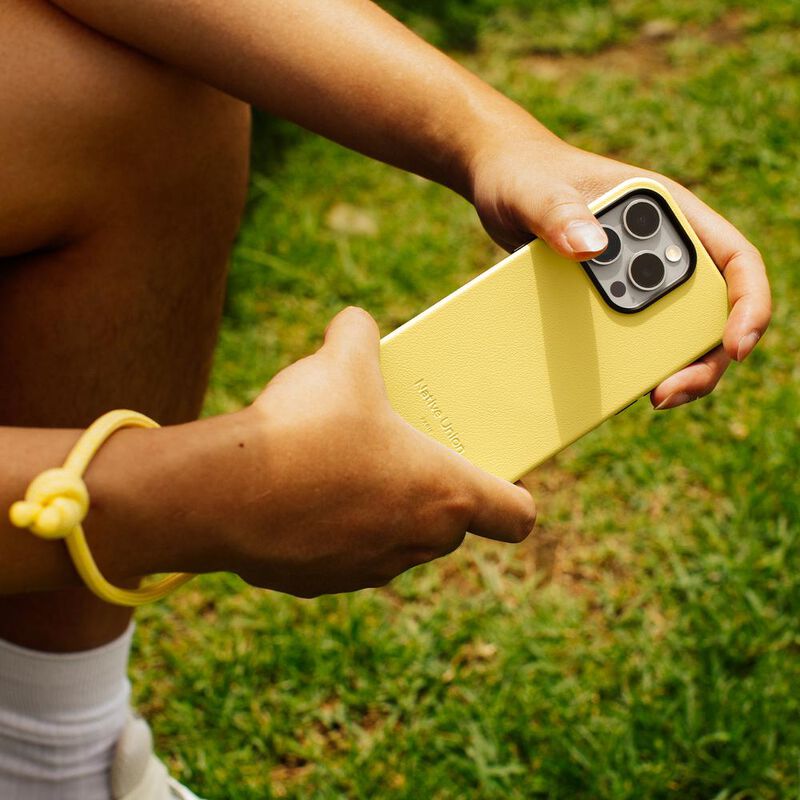 Funda Native Union Active Amarillo para iPhone ... image number null