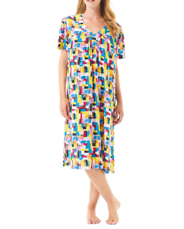 Vestido Corto de Viscosa con Cuello en Pico Ama... image number null