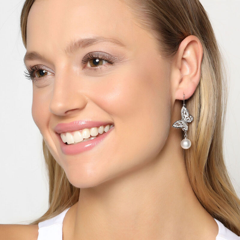 Aretes en Ba&ntilde;o de Oro Blanco de 18K de Mariposa... image number null