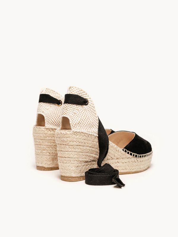 Romero Cu&ntilde;a Media Plataforma Ante Negro image number null