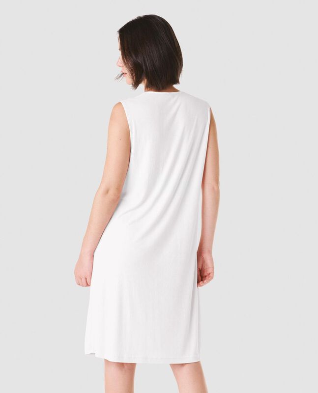 Camis&oacute;n Corto de Mujer con Encaje y Botones Mar... image number null