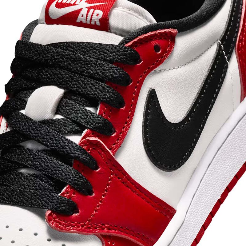 Tenis Nike Para Mujer Air Jordan 1 Retro Low Ch... image number null