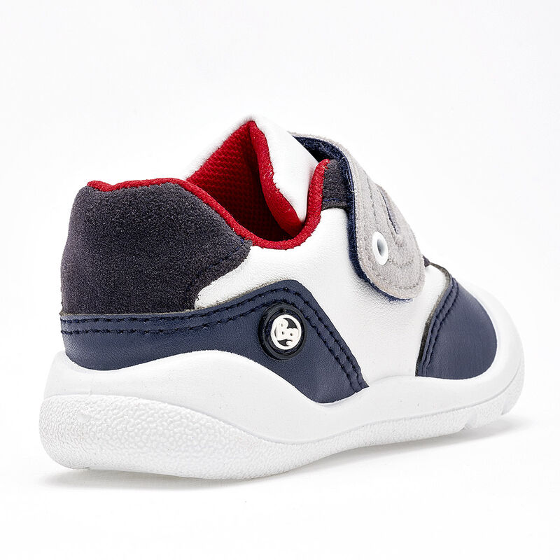 Bubble Gummers Tenis urbano para ni&ntilde;o. Blanco m... image number null