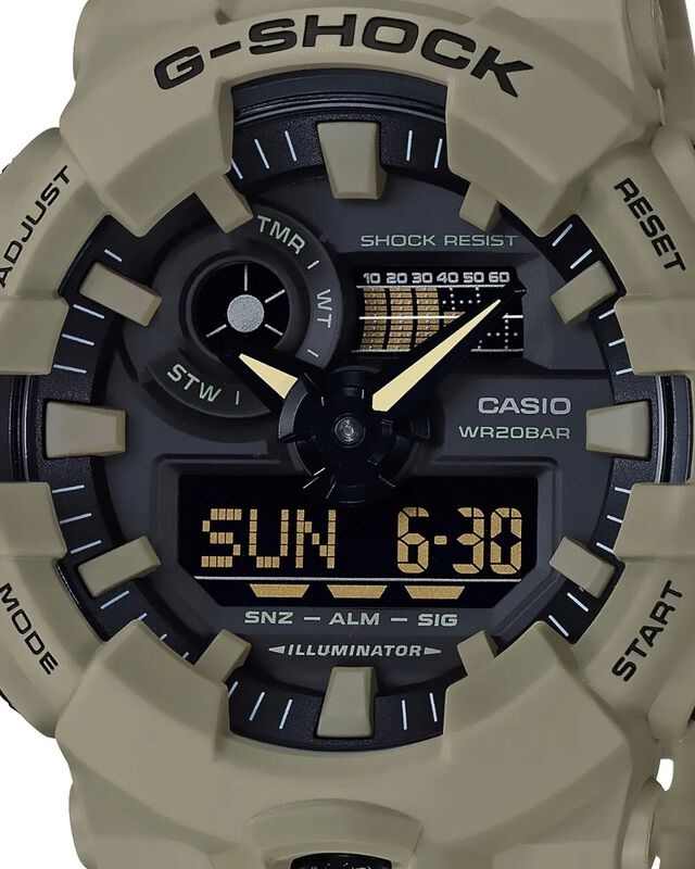 Reloj Casio G-Shock GA-700UC para Caballero image number null