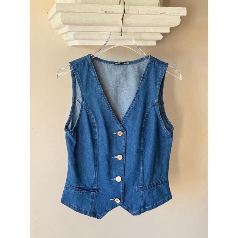 Chaleco escote V de mezclilla image number null