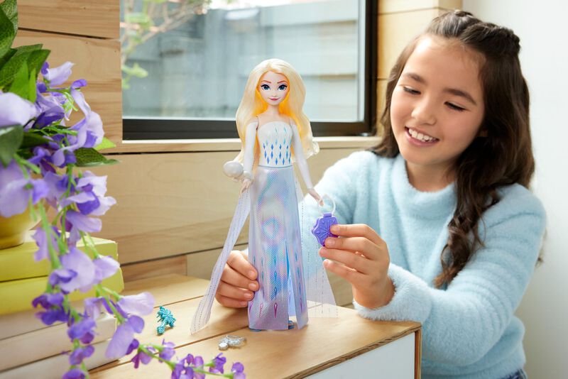 Mu&ntilde;eca De Moda Mattel Disney Frozen Elsa Con 11... image number null