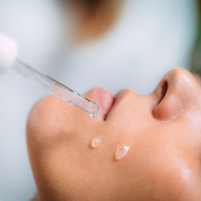 Cerrar Poro y Acido Hialur&oacute;nico para Tensar la ... image number null