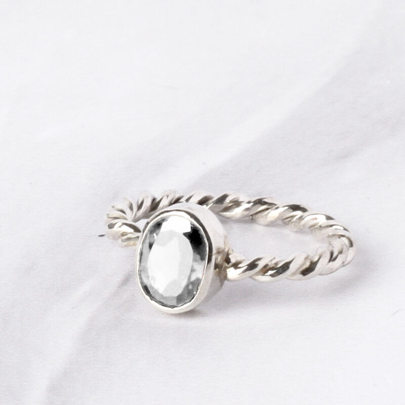 Anillo Bejuco De Plata Con Topacio Blanco image number null