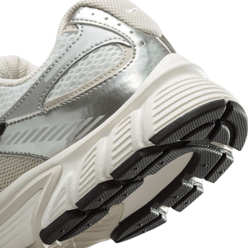 Tenis Mujer Nike V5 Rnr Beige Hq7901-104 image number null