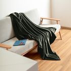 Cobija Frazada Ligera 190 x 130 cm Color Verde  Olivo