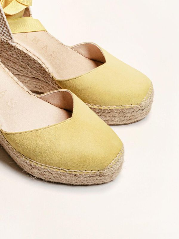 Alpargata de Cu&ntilde;a Alta Romero Amarilla image number null