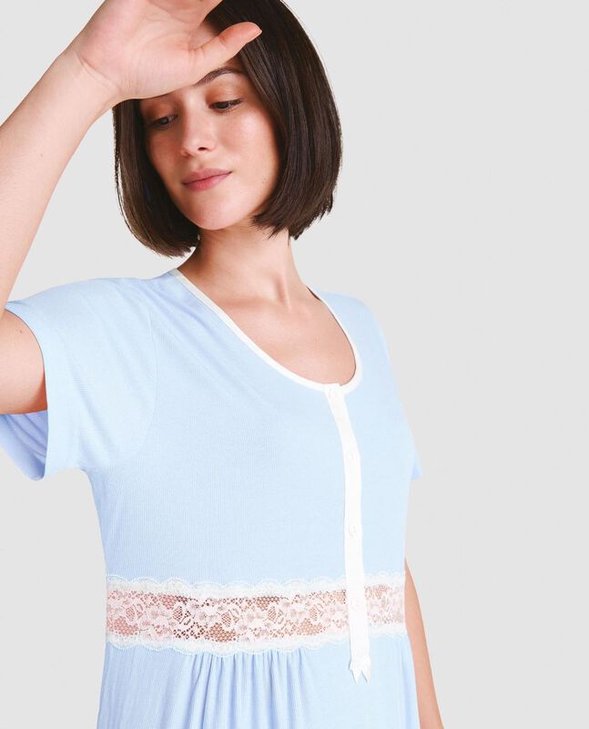 Camis&oacute;n corto de mujer con encaje y botones Cel... image number null