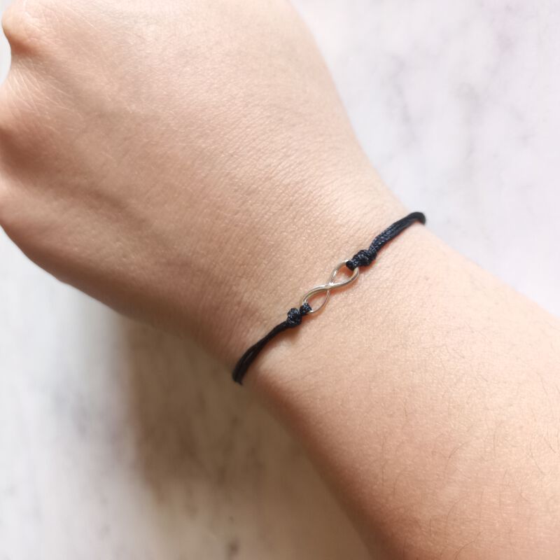 Pulsera De Hilo Negro Ajustable Con Infinito De... image number null