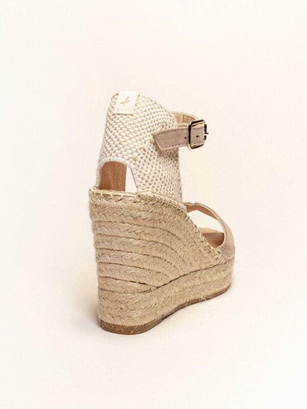 Alel&iacute; Cu&ntilde;a Alta de Ante image number null