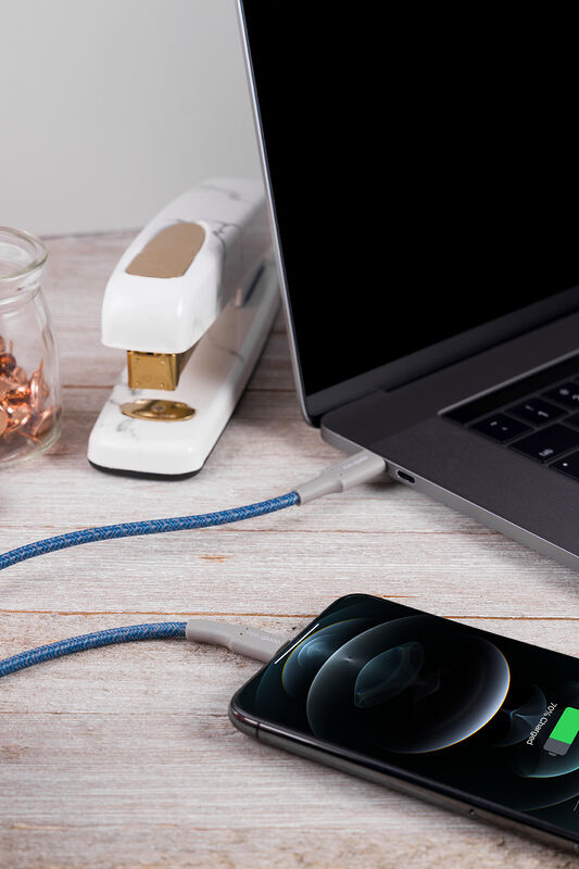 Cable USB-C to Lightning 6ft Azul image number null